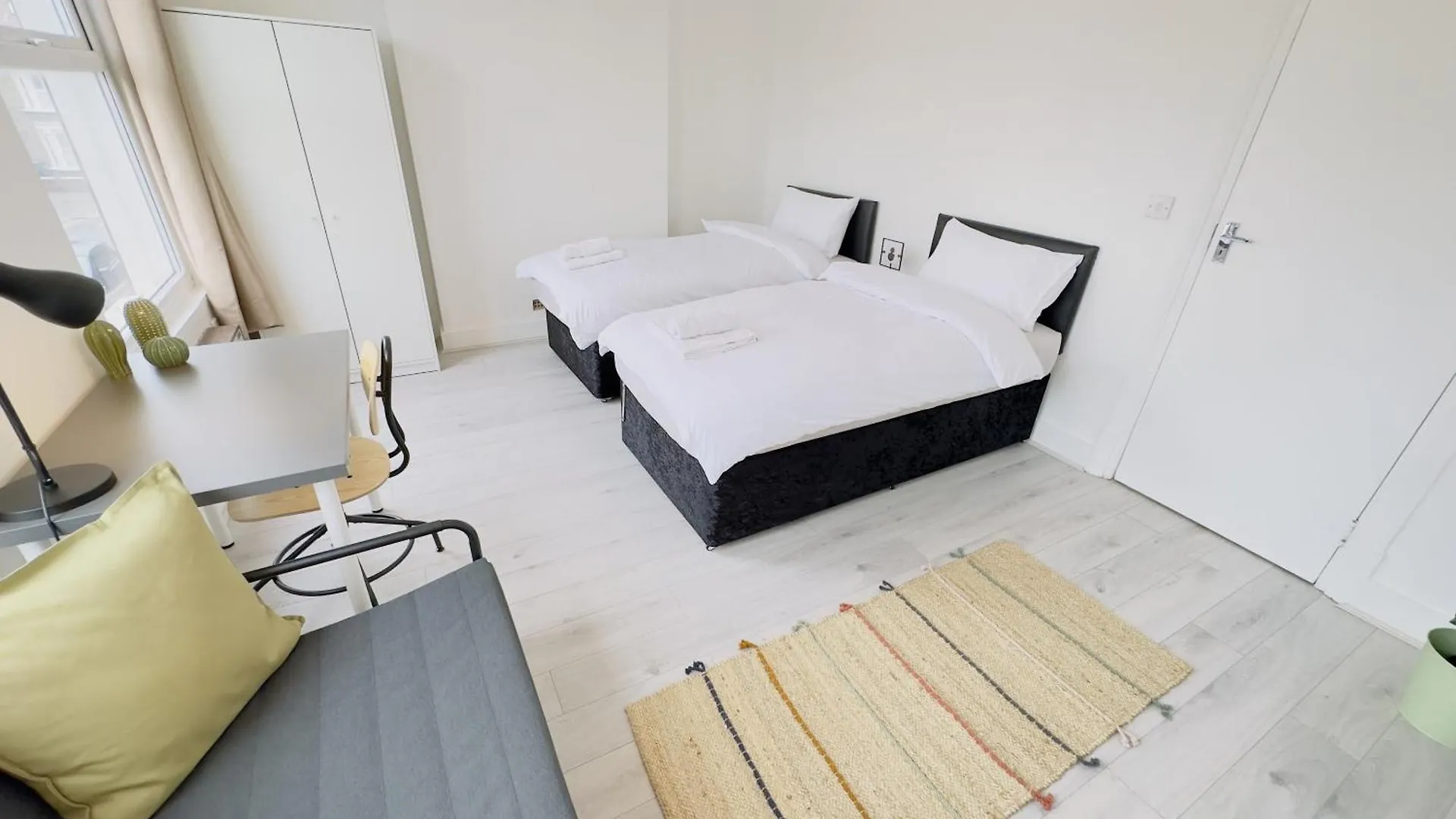 Leyton House - Sleepylodge London