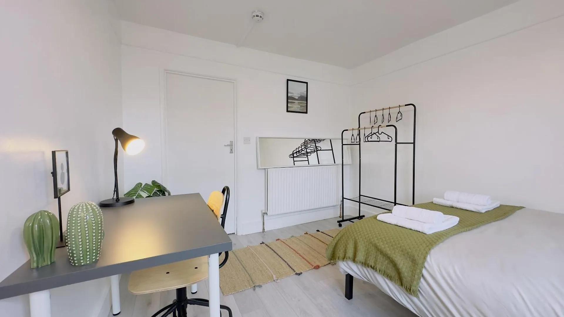 Leyton House - Sleepylodge London